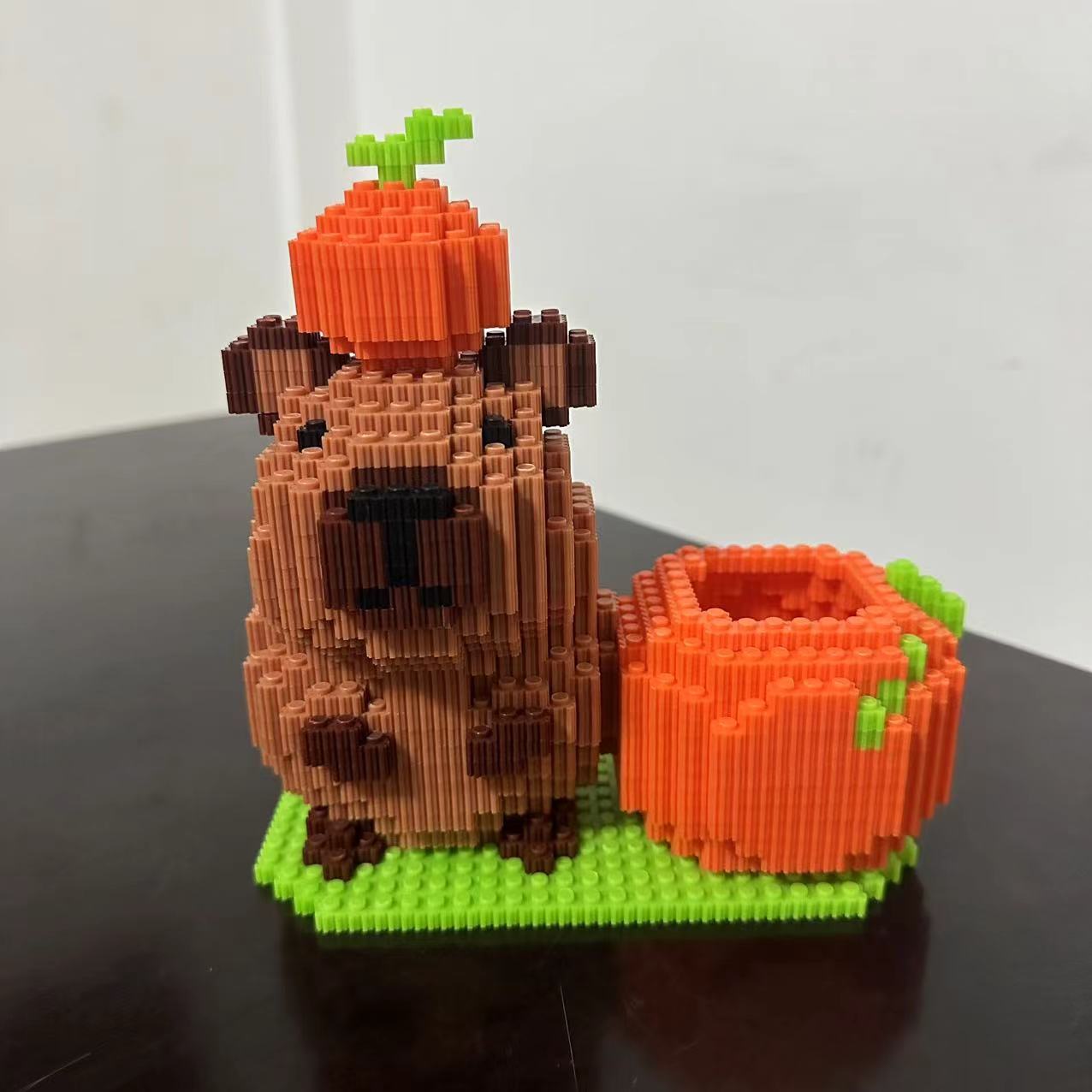 小颗粒积木地摊兼容乐高儿童益智拼装摆件卡皮巴拉立体小玩具